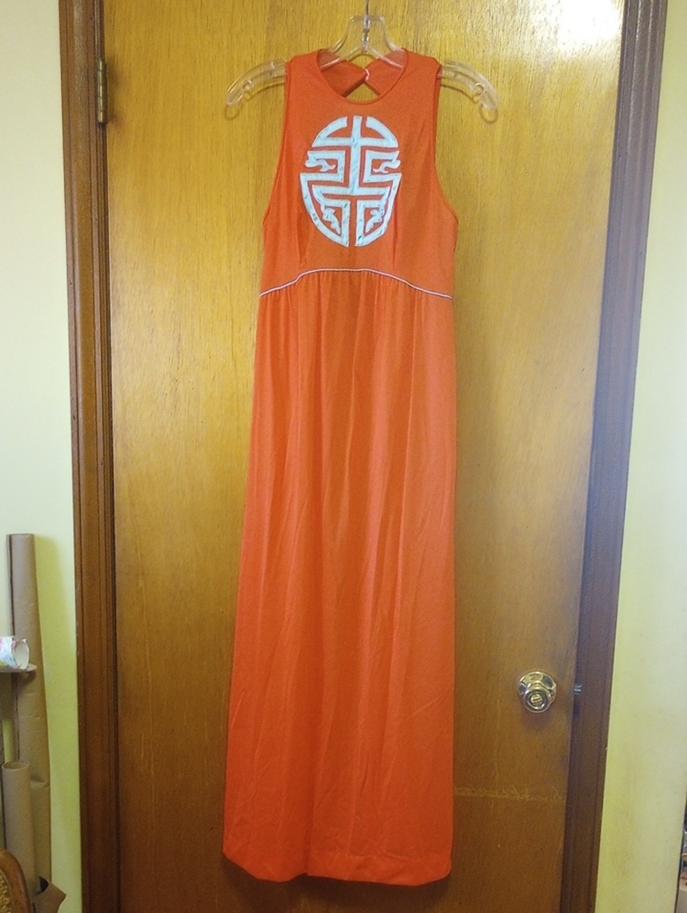 Orange/Red Full-Length Vintage Nylon Nightgown w/ Aqua Blue Asian Design. Med?